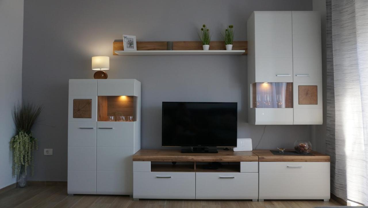 Apartman Luka Pula Exterior foto